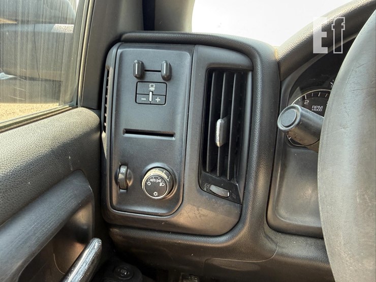 2015-chevrolet-3500hd-image-34