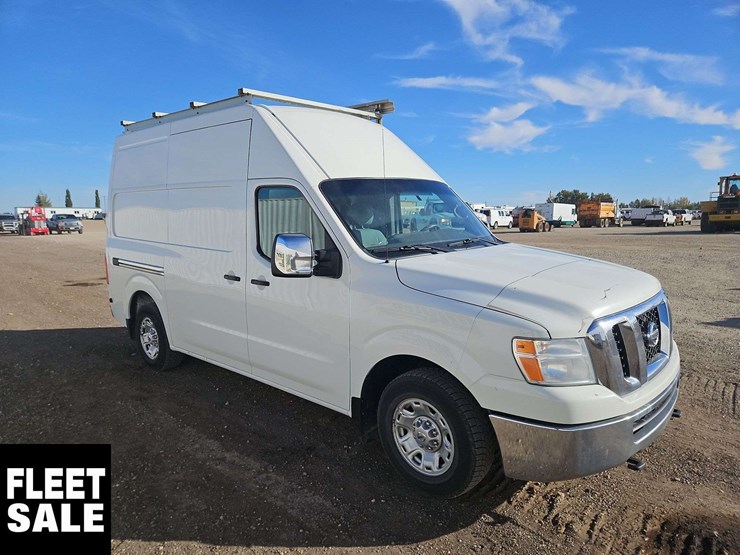 2019-nissan-nv3500hd-image-2