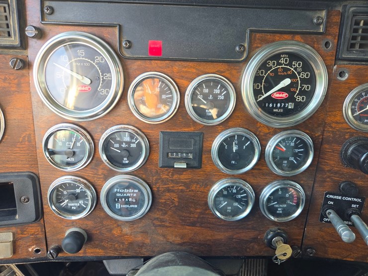 1998-peterbilt-377-image-72