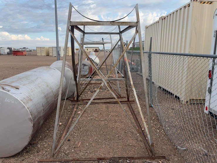 farm-fuel-tank-with-stand-image-8