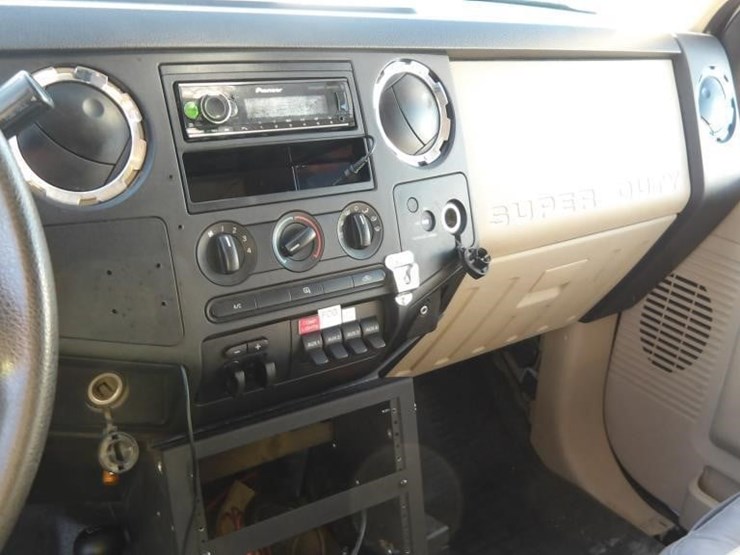 2010-ford-f450-image-32