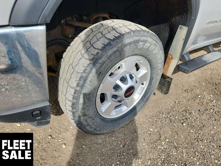 2022-gmc-sierra-2500hd-image-10