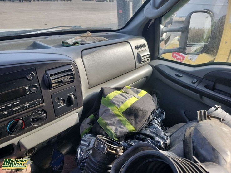 2005-ford-f550-image-22