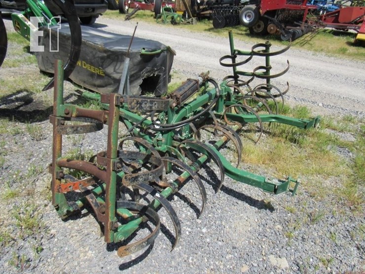 john-deere-7000-image-1