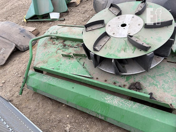 9770-tail-board-and-spreaders-image-2