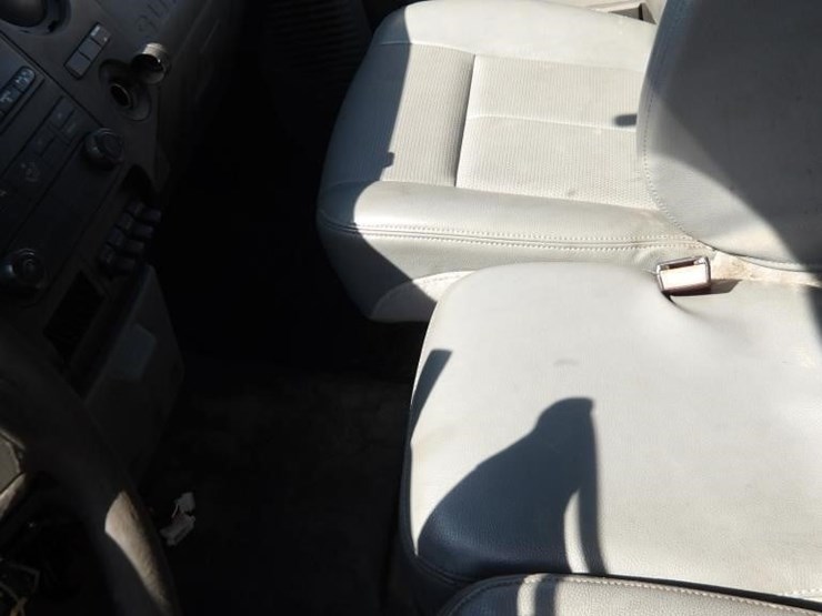 2016-ford-f550-image-30