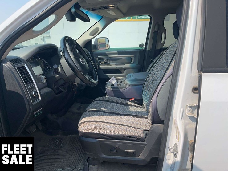 2015-dodge-2500-image-13