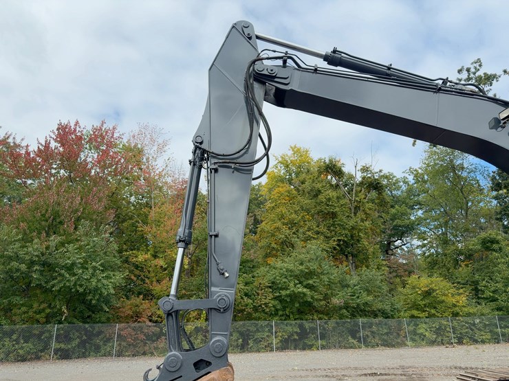 2016-deere-300g-lc-image-14