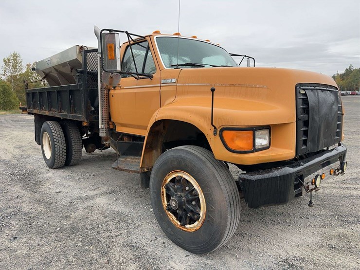 1995-ford-f800-image-3