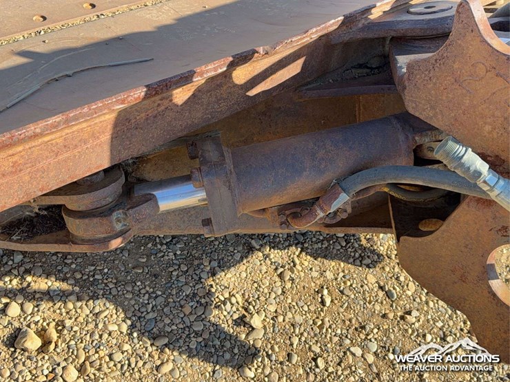 excavator-hydraulic-chuck-blade-image-4