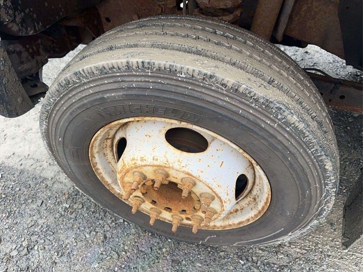 2015-ford-f550-xl-image-9