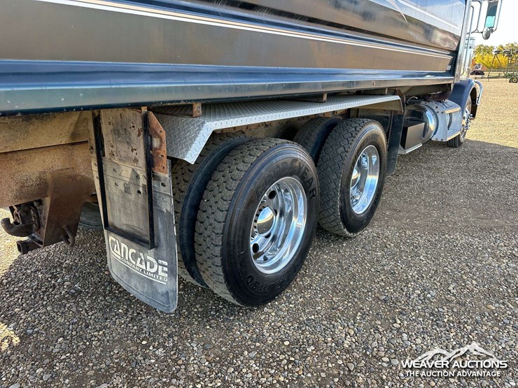 peterbilt-378-image-55