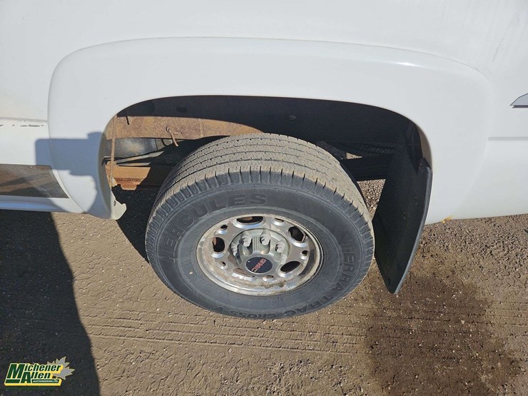 gmc-sierra-2500hd-image-10