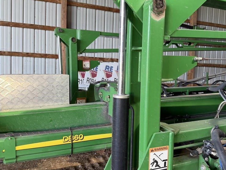 2013-john-deere-db60-image-51