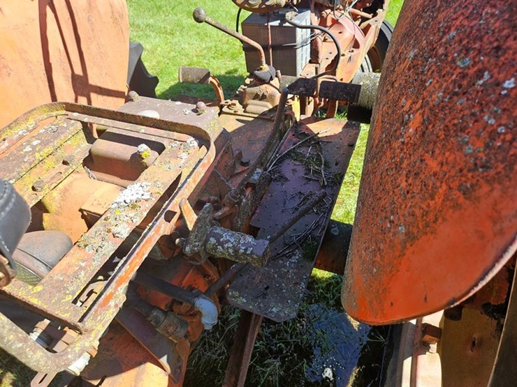 #2528-•-cockshutt-f3-tractor-image-20