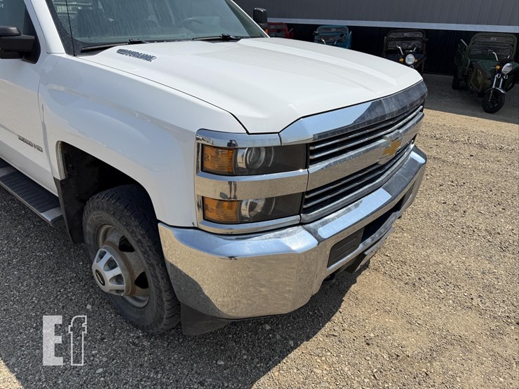 2015-chevrolet-3500hd-image-8
