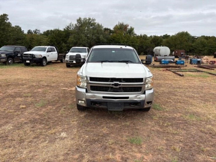 2010-chevrolet-2500-image-12