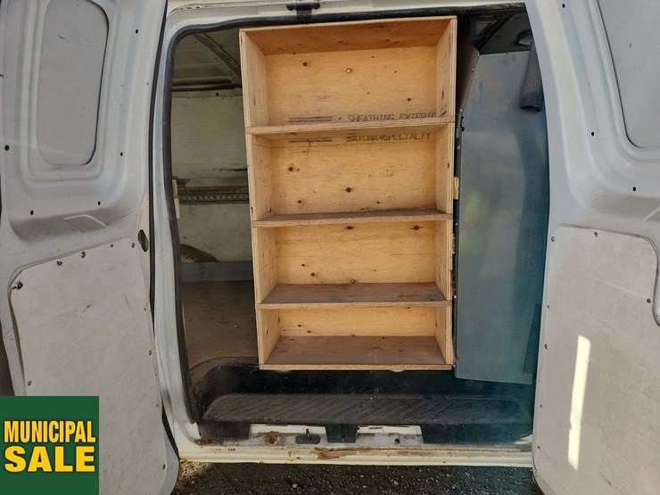 2011-ford-cargo-image-28