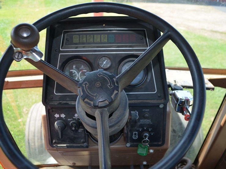 allis-chalmers-8030-image-23