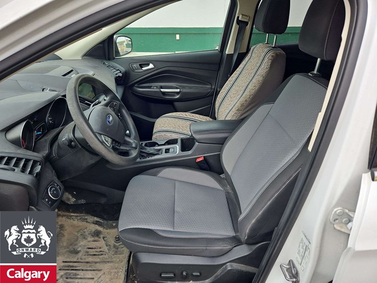 2017-ford-escape-se-image-14