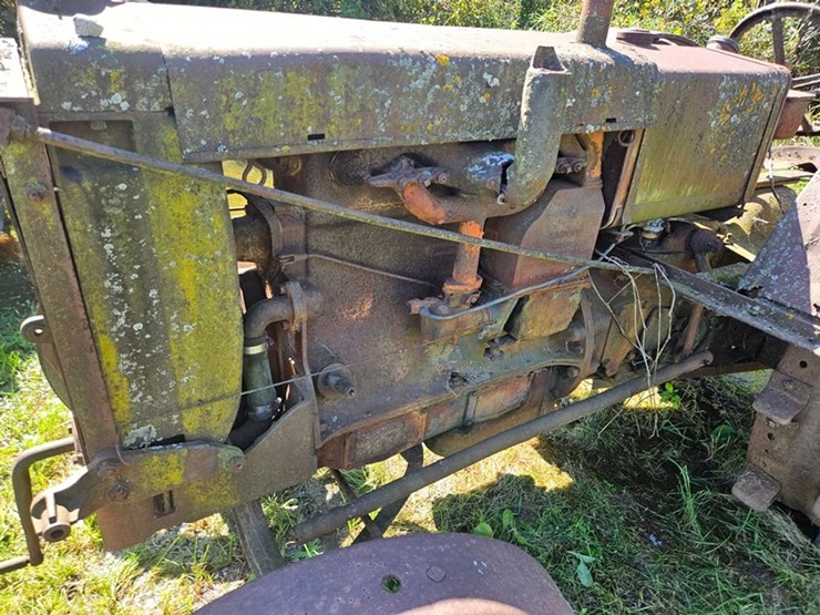 #2530-•-1939-case-c-tractor-image-12