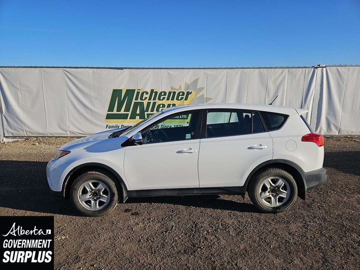 2015-toyota-rav4-le-image-5