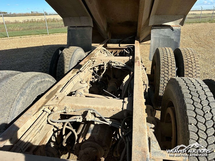 peterbilt-378-image-69