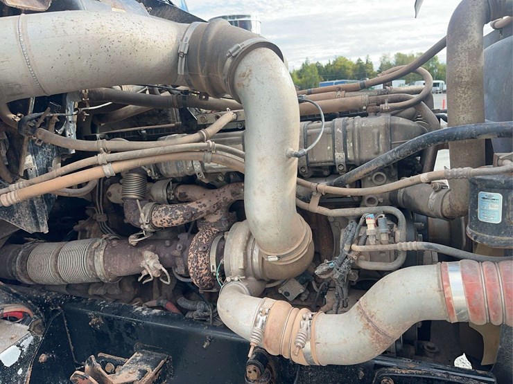 2015-western-star-4900sf-image-22