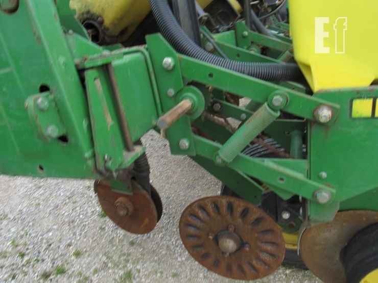 john-deere-7200-image-8