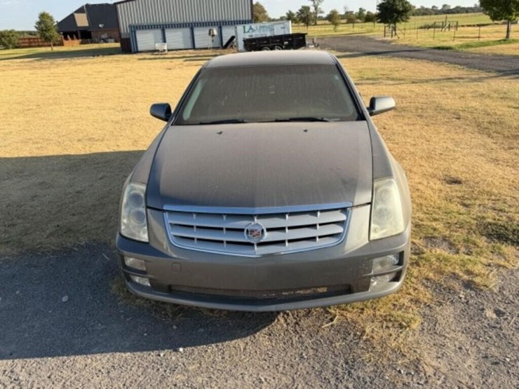 2004-cadillac-sts-car-image-2