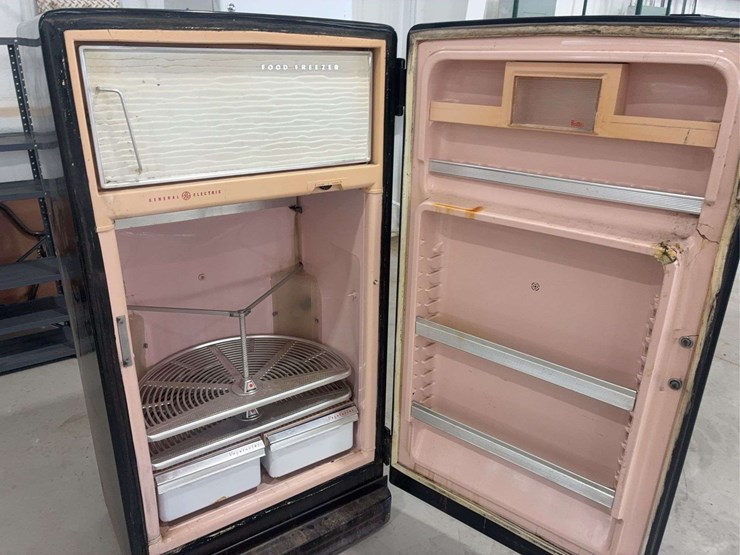 ge-vintage-fridge-image-6