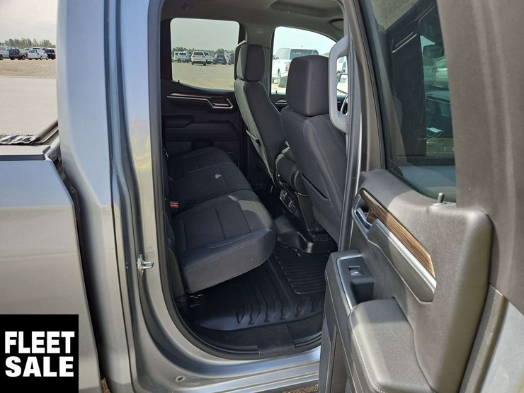 2024-chevrolet-silverado-1500-image-16