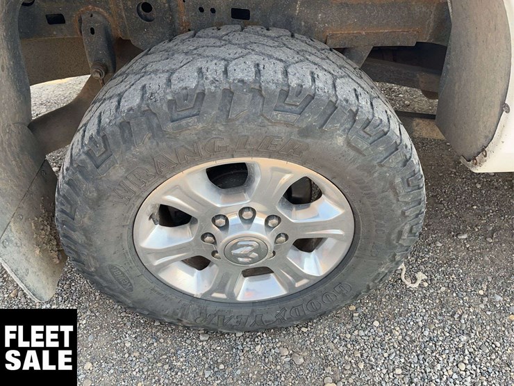 2015-dodge-2500-image-11