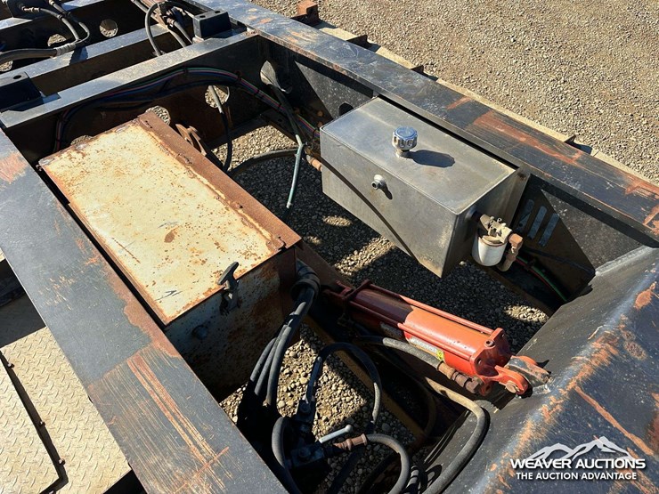 2011-stellar-24-wheel-double-drop-removable-neck-lowboy-trailer-image-19
