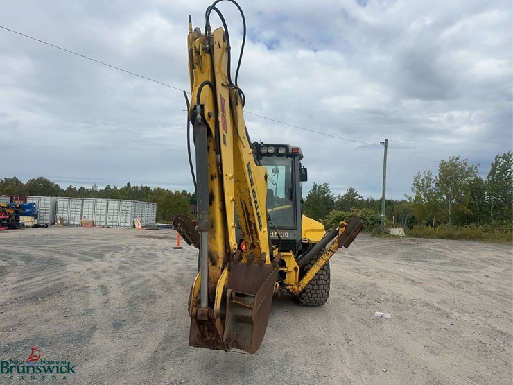 new-holland-b95-image-6