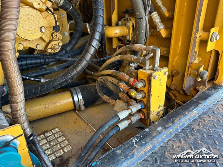 caterpillar-324e-image-80