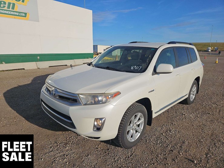 2012-toyota-highlander-hybrid-image-1