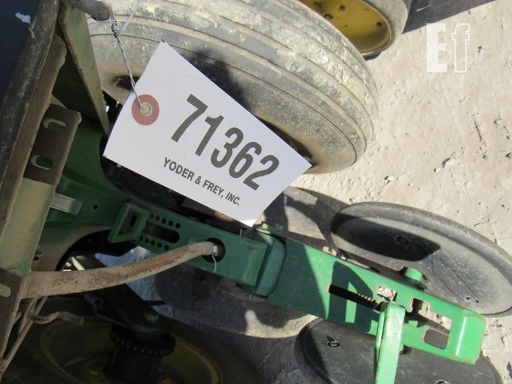 john-deere-7200-image-10