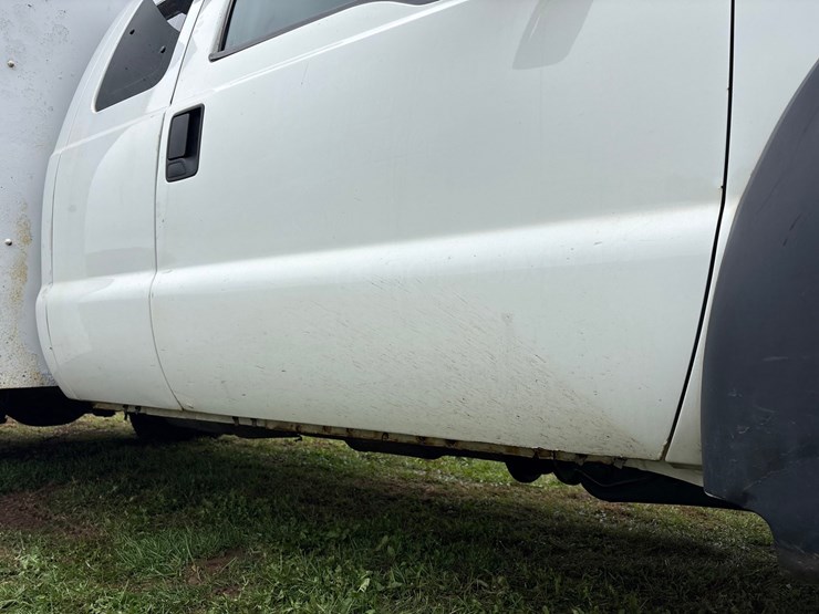 2015-ford-f550-image-23