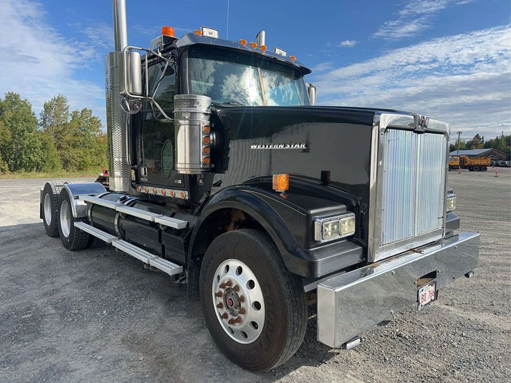 2015-western-star-4900sf-image-3