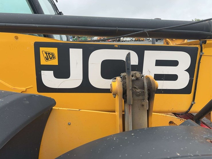 jcb-550-170-image-13