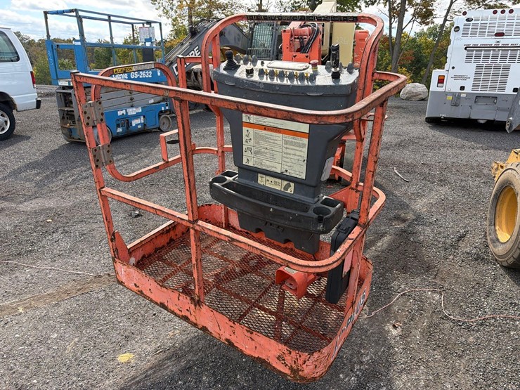 jlg-e300ajp-image-9