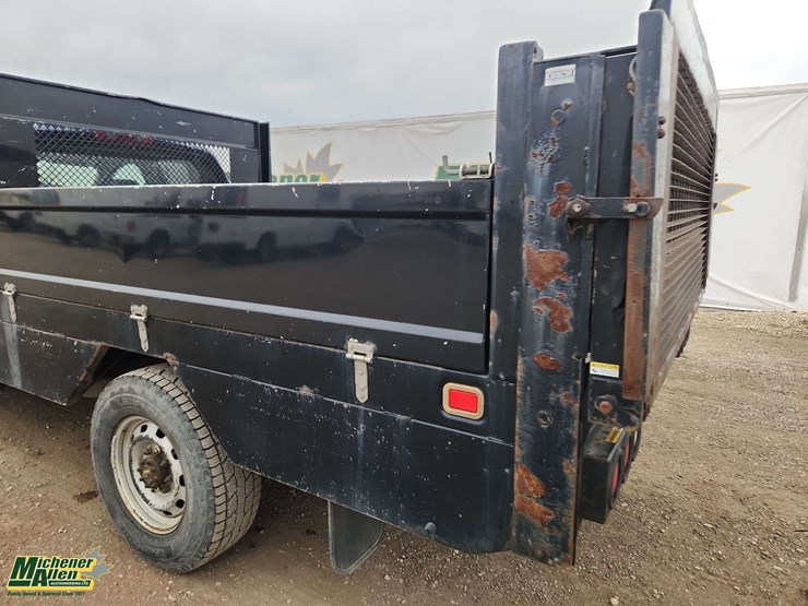2004-dodge-ram-2500-image-32