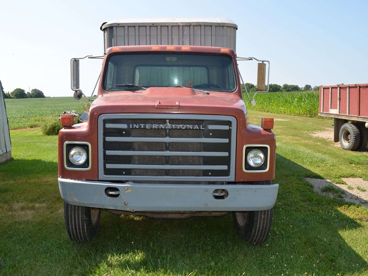 1979-international-grain-truck-image-2