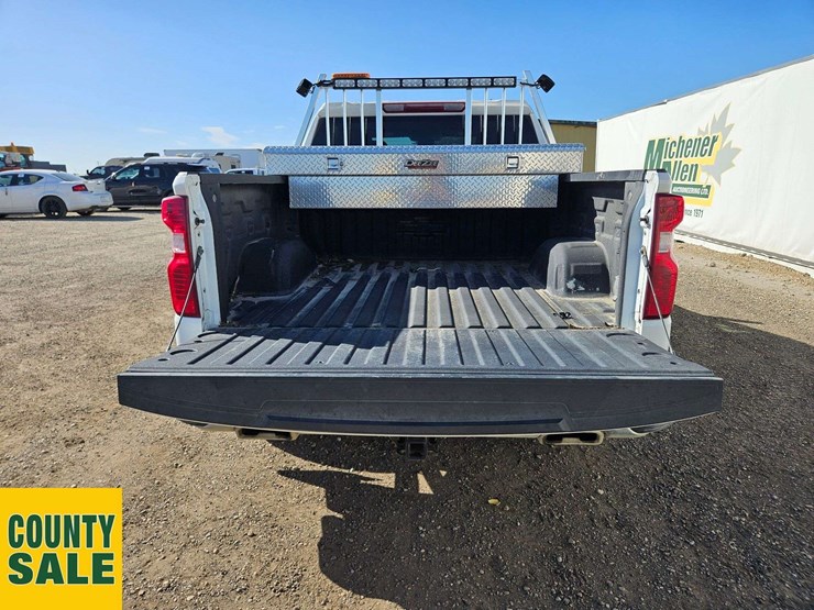 2023-chevrolet-silverado-1500-image-16