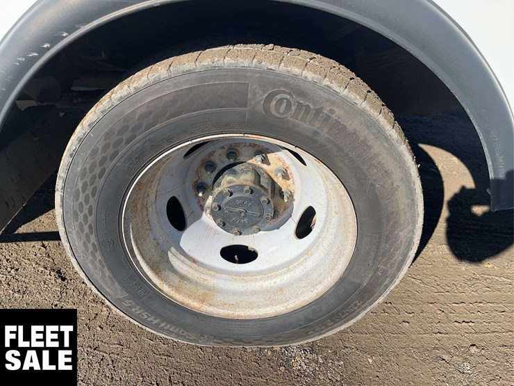 2020-ford-f550-image-10
