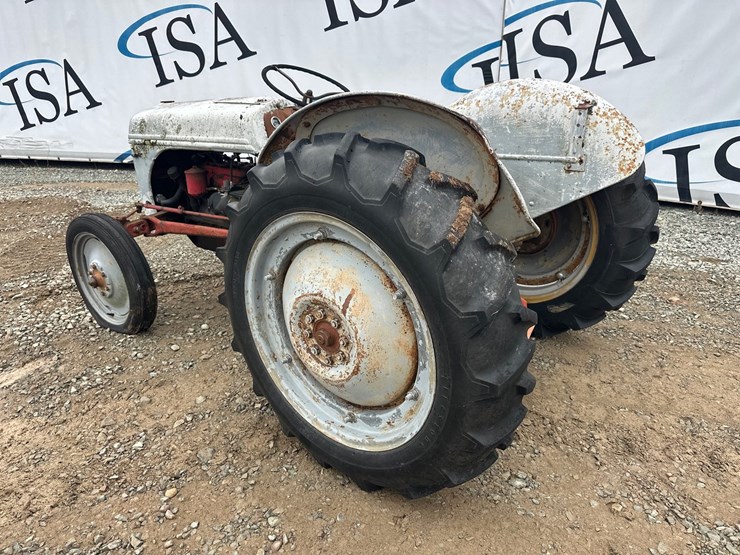 ford-8n-image-3