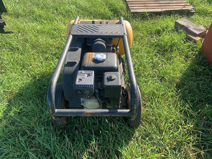 dewalt-air-compressor-image-5