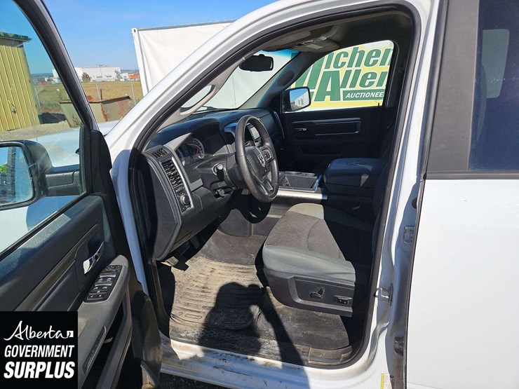 2014-dodge-1500-image-13
