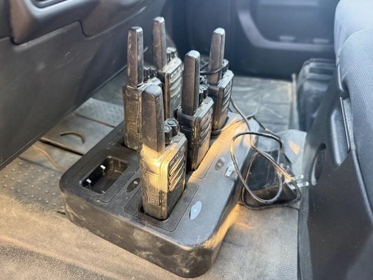 retevis-5-radios-w/charging-station-image-1